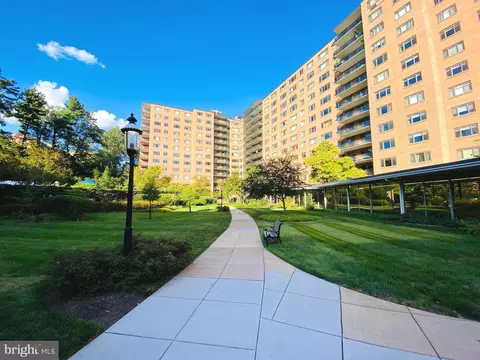 4201 Cathedral Ave NW #622E, Washington, DC 20016