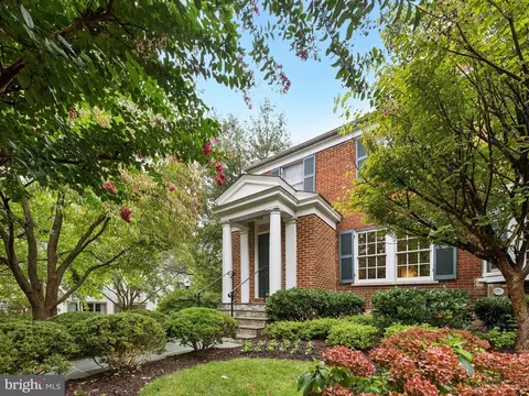 3541 R St NW, Washington, DC 20007