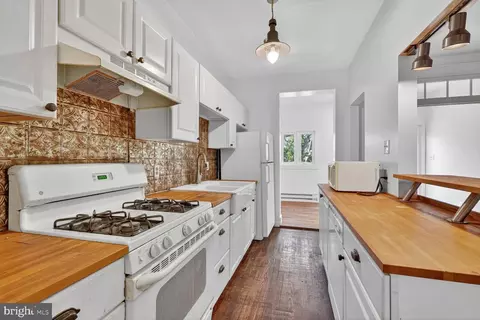 438 16th St SE, Washington, DC 20003 photo 5