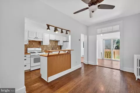 438 16th St SE, Washington, DC 20003 photo 4