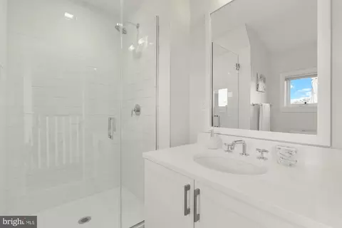 Bath - 412 13th St SE, Washington, DC 20003 photo 4 of 5
