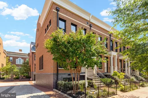 412 13th St SE, Washington, DC 20003