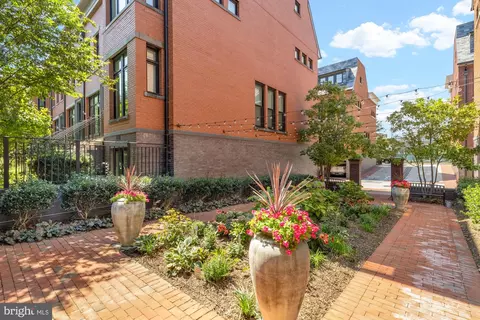 Exterior - 412 13th St SE, Washington, DC 20003 photo 13 of 14