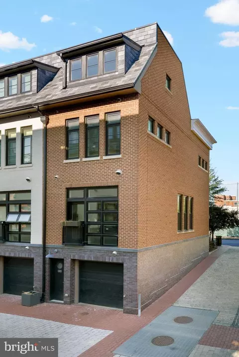 Exterior - 412 13th St SE, Washington, DC 20003 photo 9 of 14