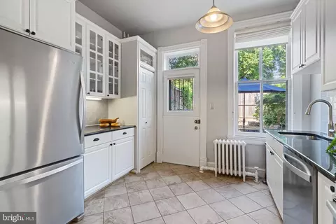 207 10th St NE, Washington, DC 20002 photo 14