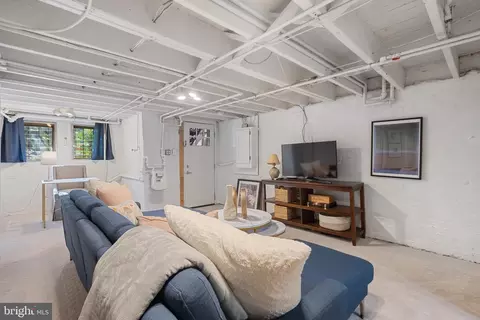 207 10th St NE, Washington, DC 20002 photo 35
