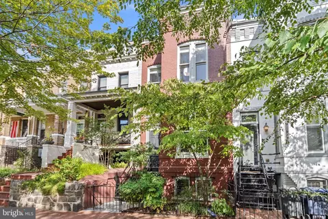 207 10th St NE, Washington, DC 20002 photo 3