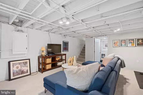 207 10th St NE, Washington, DC 20002 photo 37