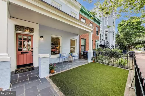 120 6th St SE, Washington, DC 20003