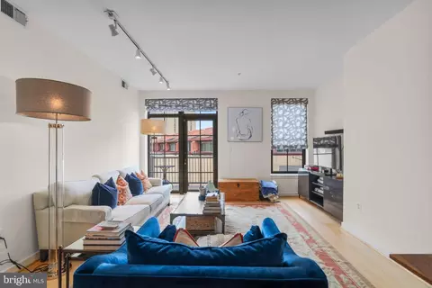 2412 17th St NW #301, Washington, DC 20009