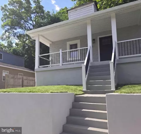 5017 Ayers Pl SE, Washington, DC 20019