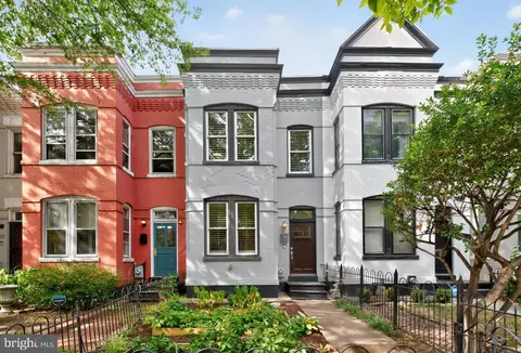 Exterior - 407 Kentucky Ave SE, Washington, DC 20003 photo 3 of 14