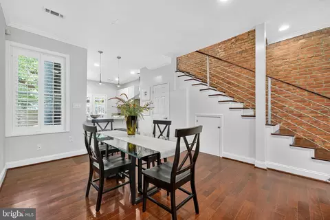 Dining - 407 Kentucky Ave SE, Washington, DC 20003 photo 2 of 4