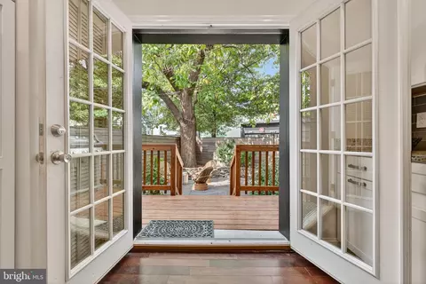 Exterior - 407 Kentucky Ave SE, Washington, DC 20003 photo 4 of 14