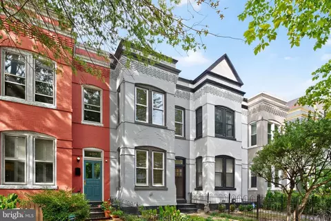 Exterior - 407 Kentucky Ave SE, Washington, DC 20003 photo 2 of 14