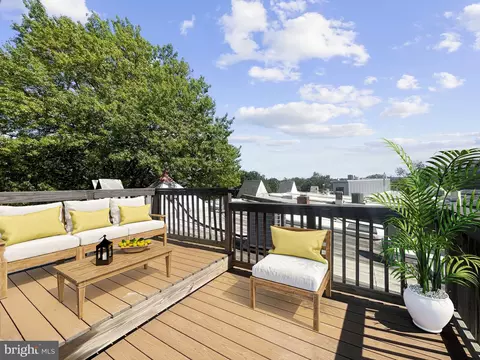 Exterior - 407 Kentucky Ave SE, Washington, DC 20003 photo 9 of 14