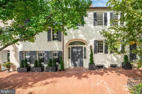 1524 33rd St NW, Washington, DC 20007