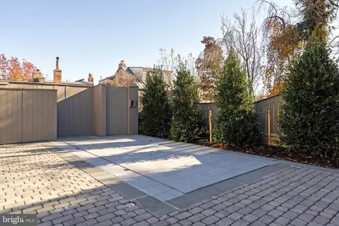 Exterior - 1524 33rd St NW, Washington, DC 20007 photo 7 of 8