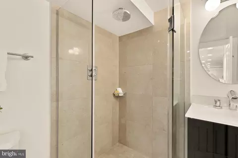 906 A St SE, Washington, DC 20003 photo 61