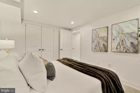 906 A St SE, Washington, DC 20003 photo 58