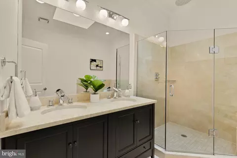 906 A St SE, Washington, DC 20003 photo 41
