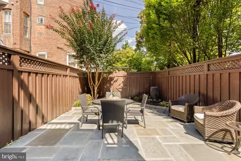 906 A St SE, Washington, DC 20003 photo 18