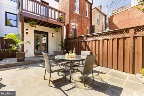 906 A St SE, Washington, DC 20003 photo 16