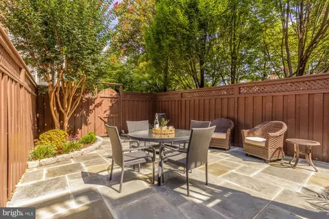 906 A St SE, Washington, DC 20003 photo 17