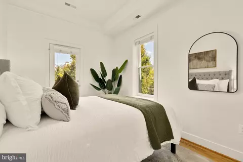 906 A St SE, Washington, DC 20003 photo 34
