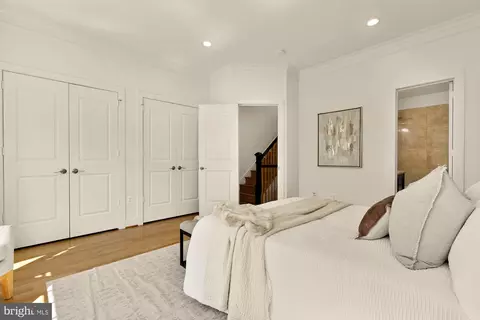 906 A St SE, Washington, DC 20003 photo 23