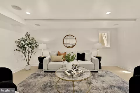 906 A St SE, Washington, DC 20003 photo 51