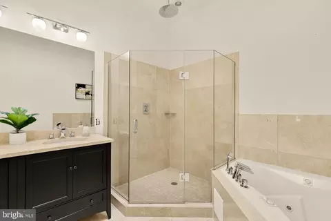 906 A St SE, Washington, DC 20003 photo 40