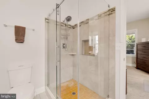 233 S Street St NE #4, Washington, DC 20002 photo 29