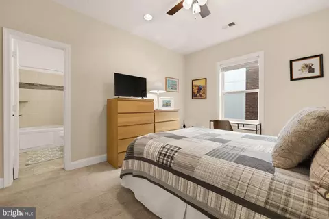 233 S Street St NE #4, Washington, DC 20002 photo 21