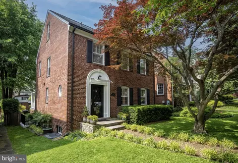 3218 Quesada St NW, Washington, DC 20015