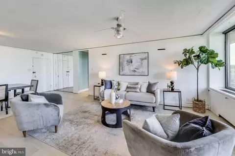490 M St SW #W802, Washington, DC 20024