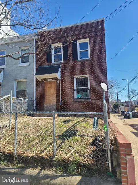 811 18th St NE, Washington, DC 20002 photo 3
