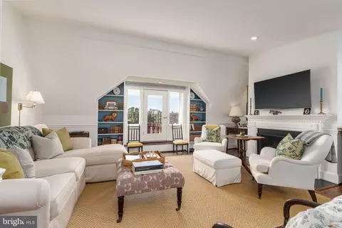 Living - 2115 S Street St NW #3A, Washington, DC 20008 photo 1 of 2