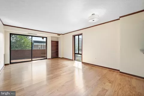 2320 Wisconsin Ave NW #206, Washington, DC 20007