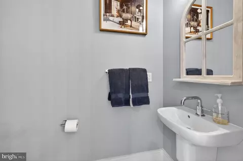 1309 D St SE, Washington, DC 20003 photo 12
