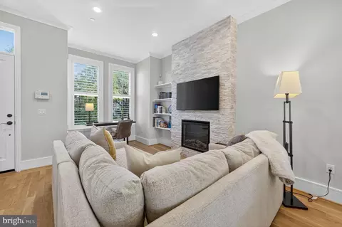 1309 D St SE, Washington, DC 20003 photo 4