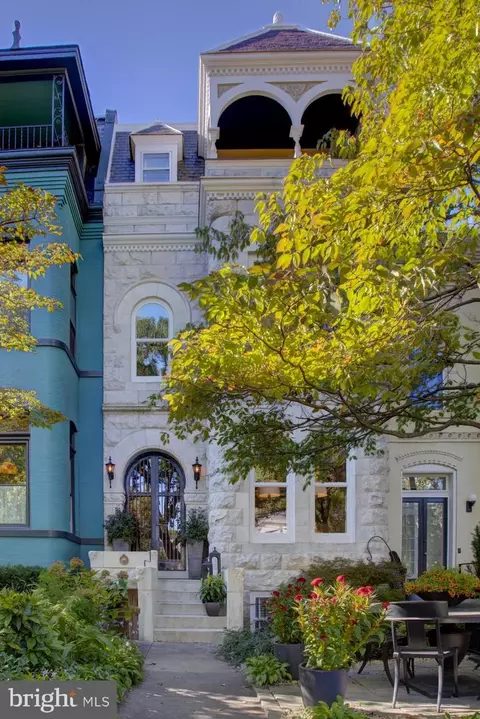 907 E Capitol St SE, Washington, DC 20003