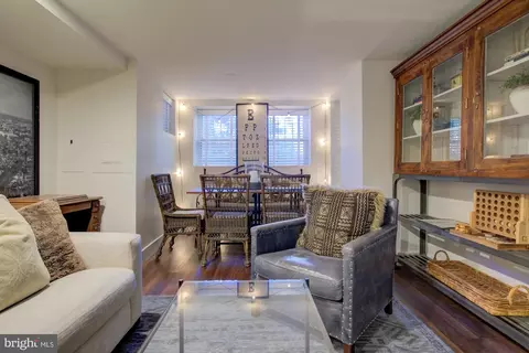 Dining - 907 E Capitol St SE, Washington, DC 20003 photo 6 of 6