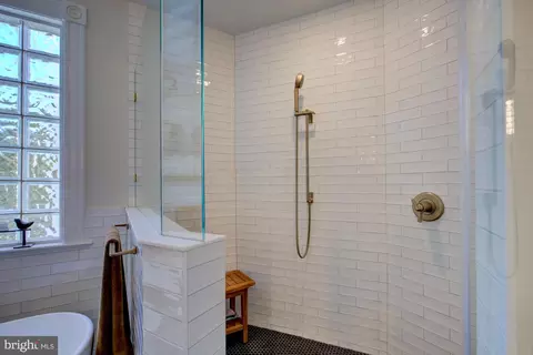 Bath - 907 E Capitol St SE, Washington, DC 20003 photo 3 of 6
