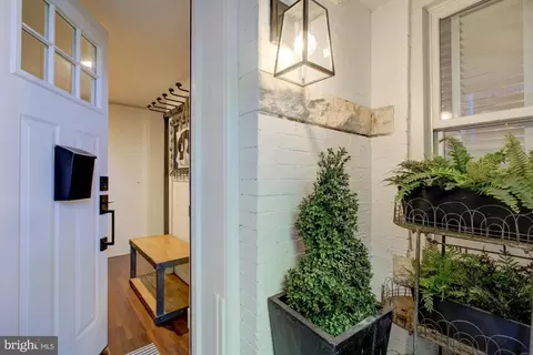 Entry Way - 907 E Capitol St SE, Washington, DC 20003 photo 6 of 7