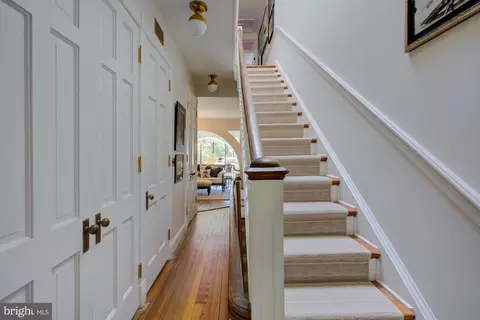 Entry Way - 907 E Capitol St SE, Washington, DC 20003 photo 5 of 7