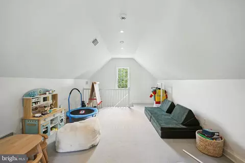 1804 45th St NW, Washington, DC 20007 photo 39