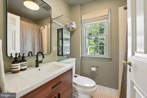 1804 45th St NW, Washington, DC 20007 photo 35