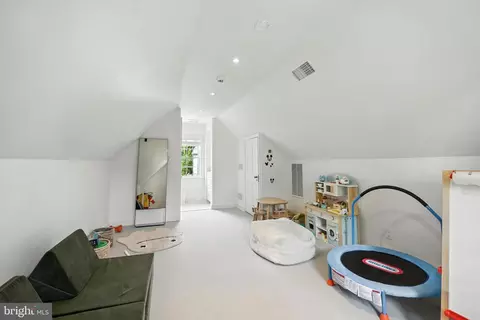 1804 45th St NW, Washington, DC 20007 photo 38