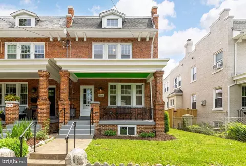 5715 4th St NW, Washington, DC 20011